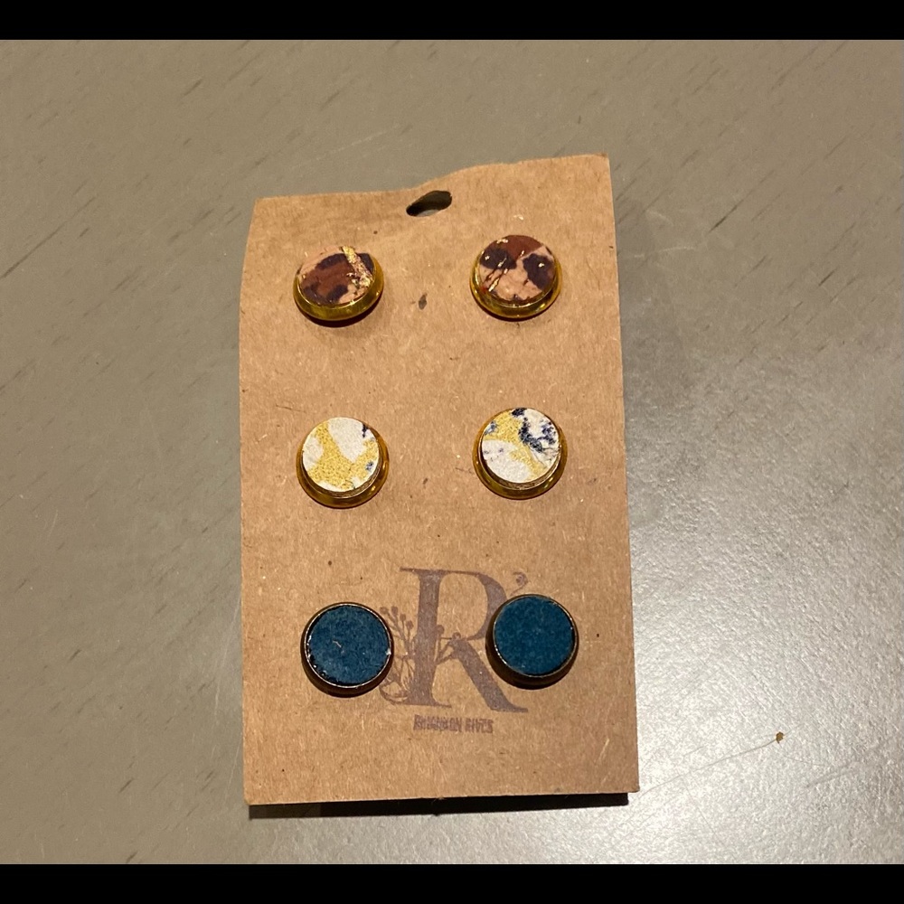 Leather earrings